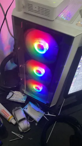 Setup Gamer Completo Ryzen 7 5700X + GTX 1660 SUPER + 2 Monitores (180hz, 60hz)