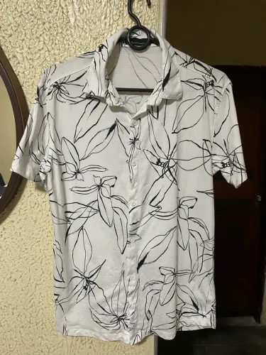 Camisa com estampa floral - NOVA