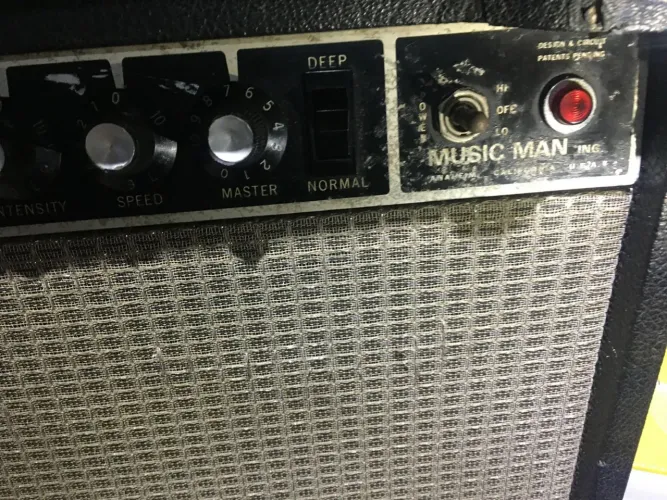 Amplificador de guitarra valvulado MusicMan 212