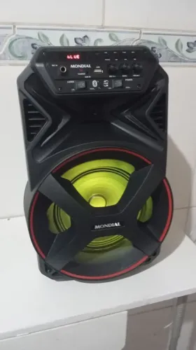 Som via bluetooth Muito bom, bateria dura