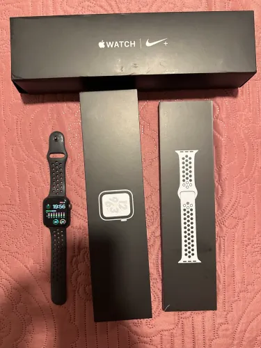 Apple Watch Nike Edition - Séries 4
