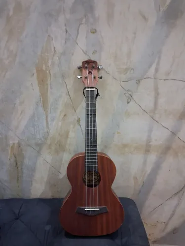 Ukulele Tagima Tenor 27k