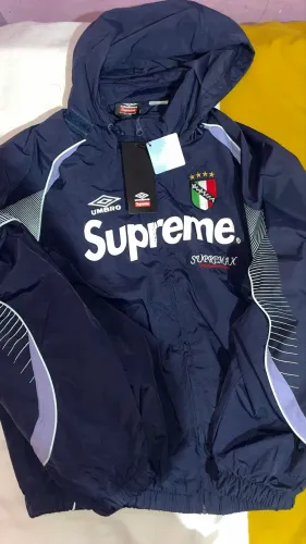 conjunto supreme