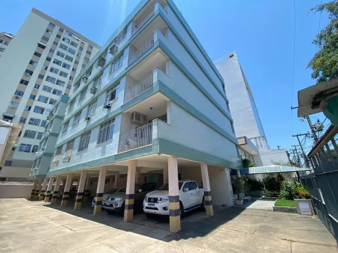 Espaçoso apartamento com 04 quartos no coração da Pelinca com 4 quartos, 150m² e localiz