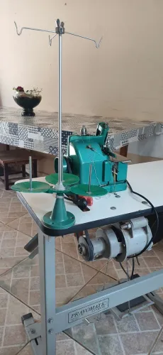 MAQUINA OVERLOQUE SINGER 