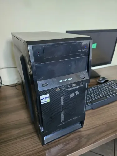 PC de Escritório com Monitor