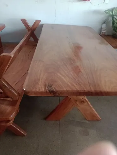 Mesa de angico
