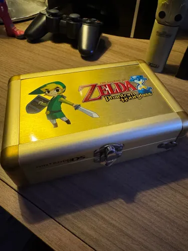 estojo de transporte oficial em alumínio do jogo The Legend of Zelda: Phantom Hourglass