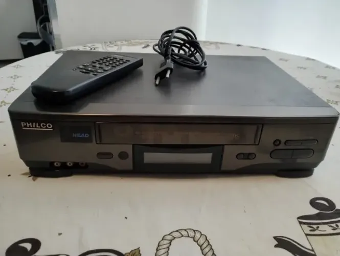 Video cassete Philco PVC-HF12 com defeito no mecanismo da fita