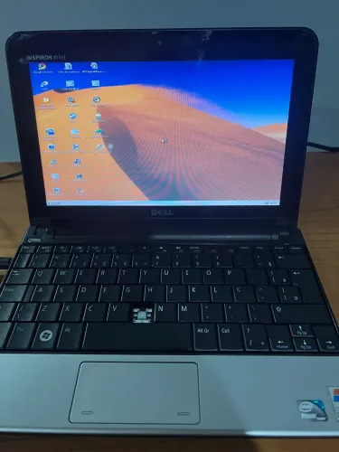 Netbook Dell funcionando LEIA 