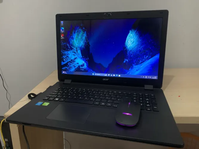 Notebook Top Tela super Gigante placa de vídeo 2 GB  