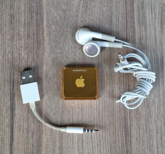 Apple iPod Shuffle 4ª Geração Dourado