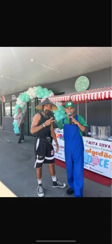 locutor pipoca e algodão doce barracas e carrinhos