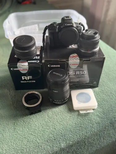 Canon R50 + lente 50mm