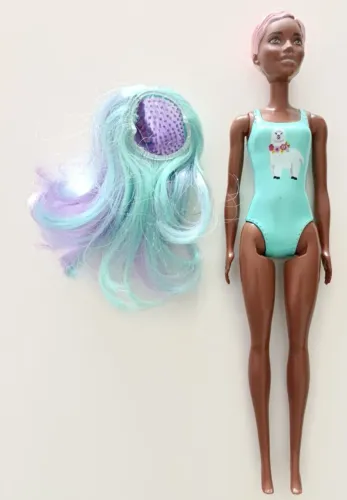 Boneca Color Reveal / Barbie