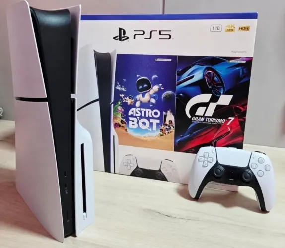 PS5 SLIM MIDIA FISICA 1 TERA 1 MES DE USO IMPECÁVEL CAIXA E NOTA FISCAL