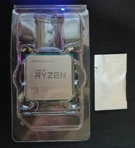 AMD RYZEN 3 3200G + Pasta Térmica // LEIA DESCRIÇÃO
