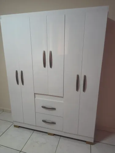 Guarda roupa novo