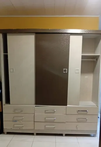 Guarda roupa espaçoso