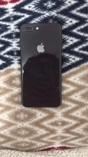 iPhone 8 Plus preto