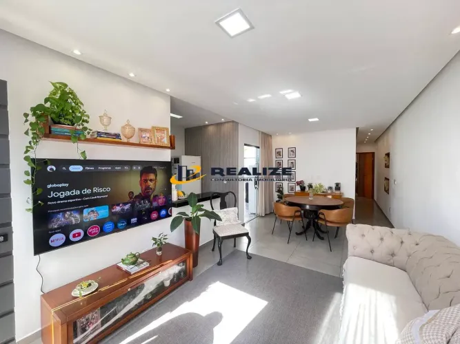CASA 02 QTS 01 SUÍTE + HOME OFFICE MAGNÍFICA LINEAR EM CONDOMÍNIO IMPECÁVEL