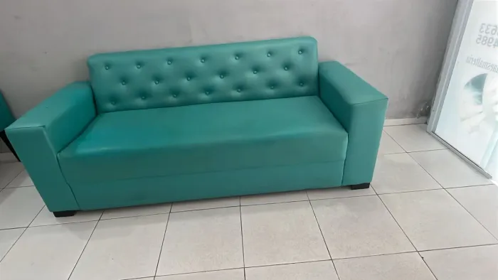 Sofá bem conservado com pouco uso 