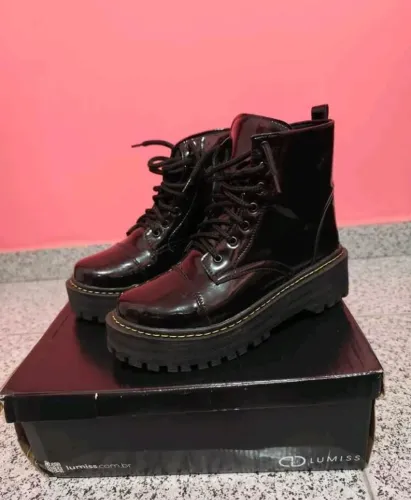 Bota coturno verniz