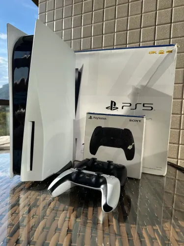 PS5 com Leitor de disco e 2 Controles