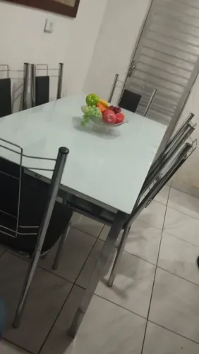 Mesa inox com tampo de vidro com 6 cadeiras