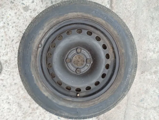 Roda 14 VW com pneu 