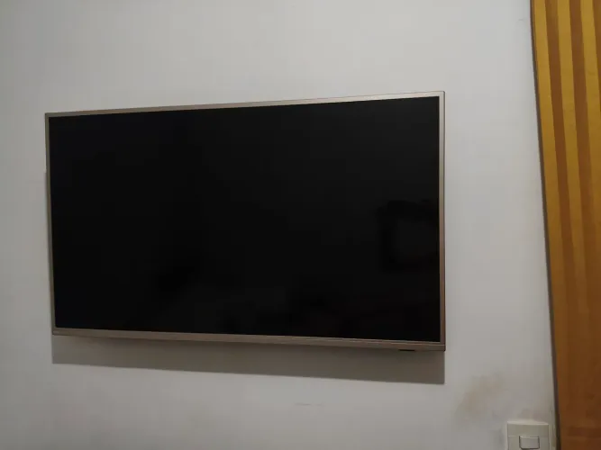 TV COM DEFEITO NO LED