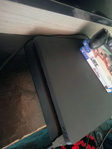 Ps4 slim 1tb lacrado!!! + 5 jogos + 1 controle