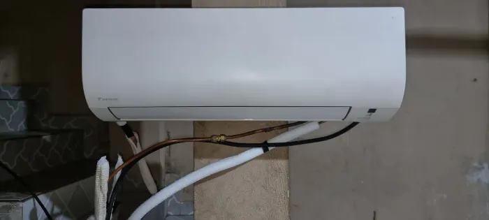 AR CONDICIONADO SPLIT DAIKIN 12000 BTUS INVERTER INSTALADO