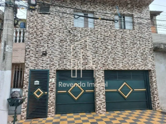 Sobrado à venda na Chácara Santana com 270m² 4 dormitórios 1 suíte 4 banheiros 2 vagas.