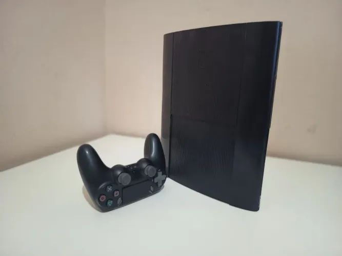 Playstation 3 (MUITO PRESERVADO)