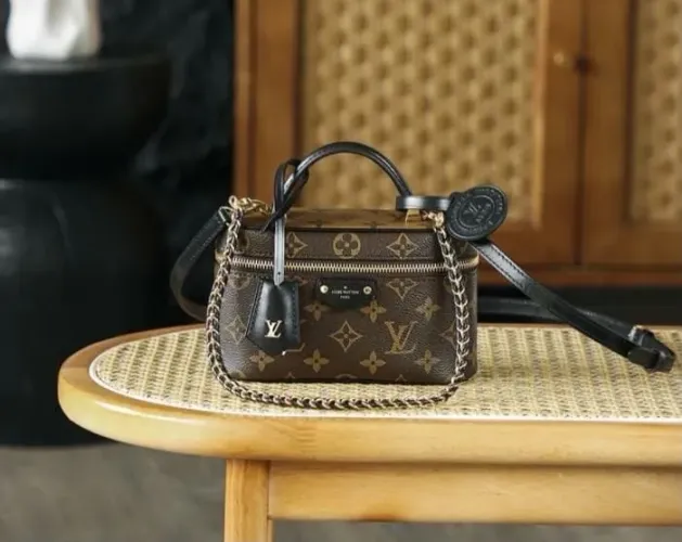 Bolsa couro legítimo versão italiana Louis Vuitton necessaire com preto
