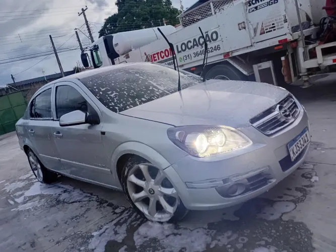Vendo rodas santorrini aro 17 com pneus meia vida. 4 furo.
