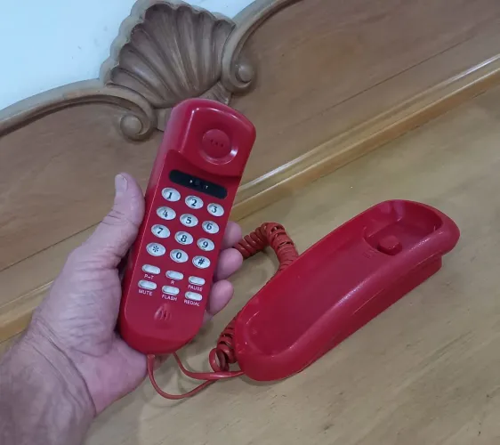 Telefone/Interfone vintage VERMELHO / Revisado e higienizado  , pronto para uso!