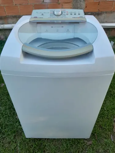 Máquina semi nova 