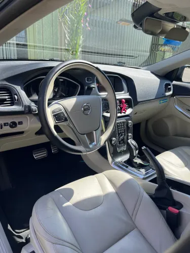 Volvo V40 T-4 Momentum 2.0 Aut. 2017