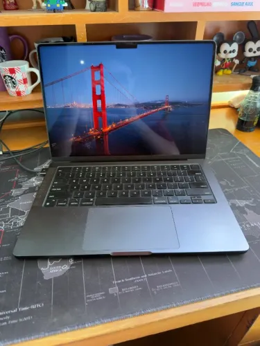 MacBook Pro M3 Pro 18gb RAM 512gb SSD