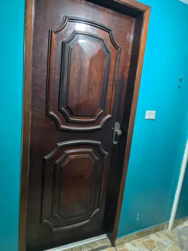 Porta de imbuía 0,80 X 2,10m completa com batente e fechadura