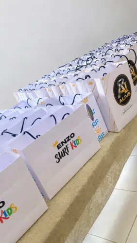 Sacolas para lojas tamanhos variados