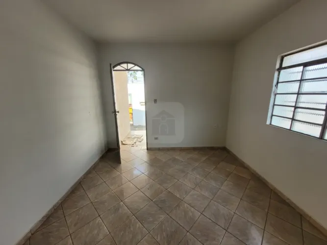Casa Para Venda No Bairro Osvaldo Rezende