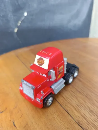 CAMINHÃO MACK FILME CARROS 3 DISNEY PIXAR DIE CAST DE LUXE 1:55 RARIDADE USADO.