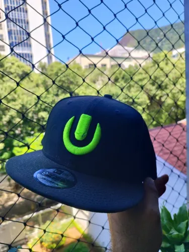 Boné New Era Ultra Music Festival Preto/verde neon! original comprado Dentro do festival.