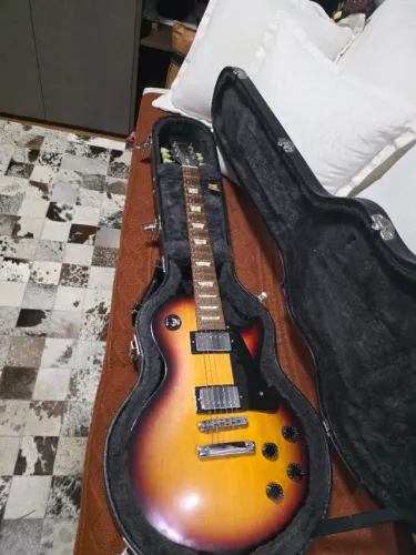 Gibson Les Paul Studio 2012 + Hard Case Original | Excelente Estado