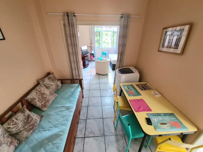 QUARTO E SALA MOBILIADO NA REPUBLICA DO PERU EM COPACABANA