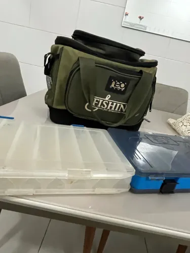 Bolsa de pesca com estojo para iscas artificiais