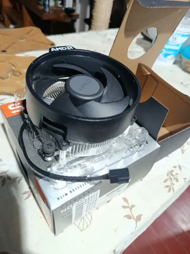cooler original amd Wraith Stealth novo